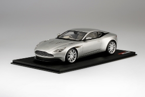 ASTON MARTIN DB11 Lightning Silver 