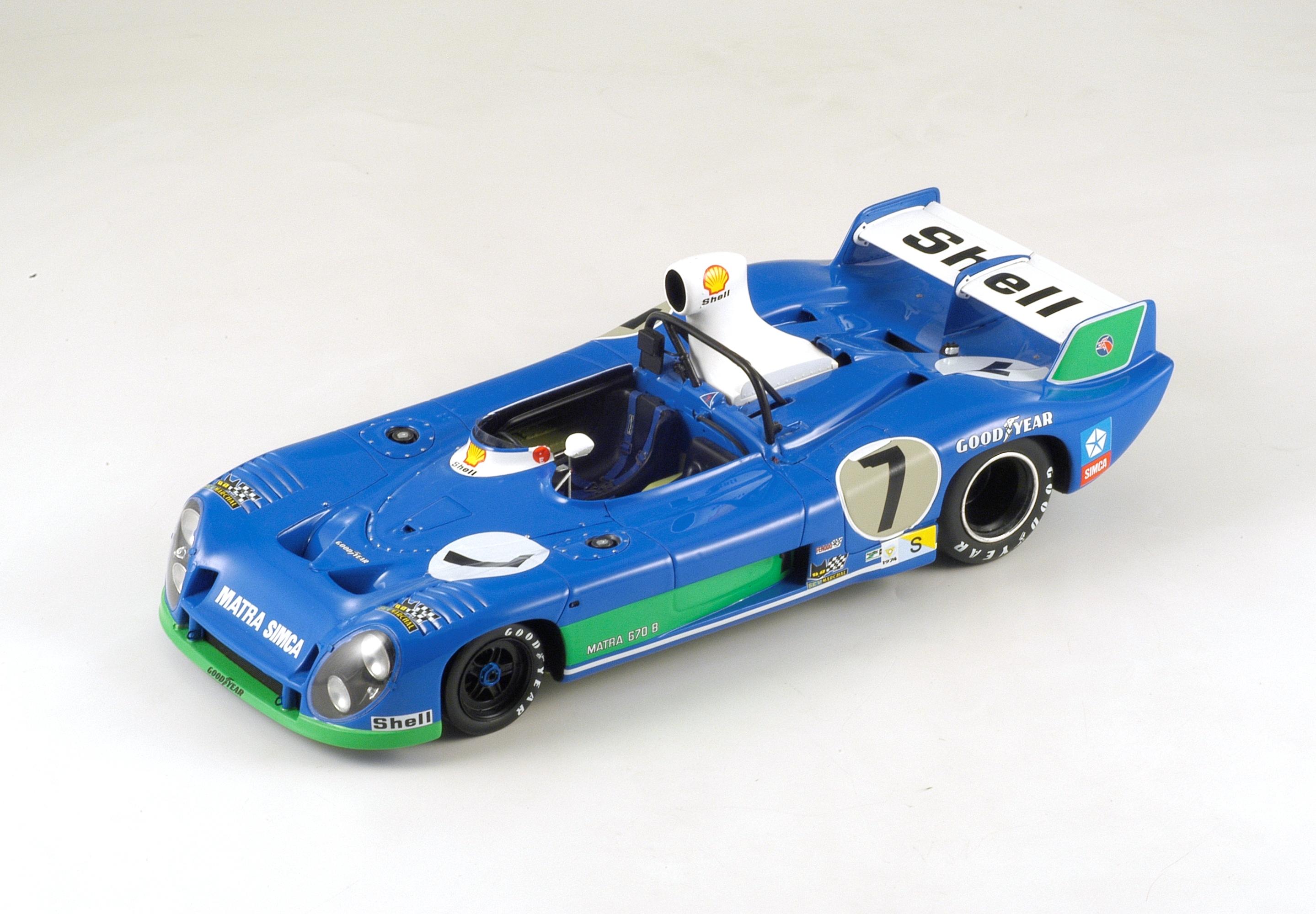 MATRA-SIMCA Shell MS670B n°7 Vainqueur 24H Le Mans 1974 H. Pescarolo – G. Larrousse 1/18