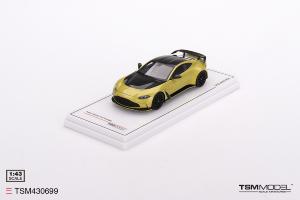 ASTON MARTIN V12 Vantage Cosmopolitan Yellow