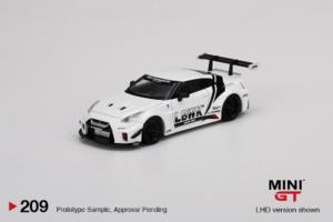 NISSAN 35GT-RR Ver.2 White LBWK - LB-Silhouette WORKS GT LHD 1/64
