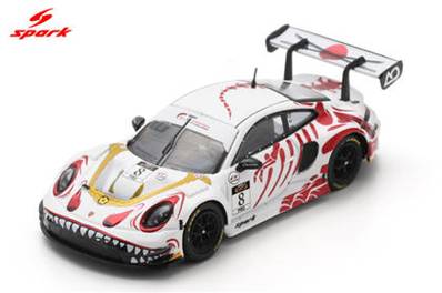 PORSCHE GT3 R N°8 AO Racing Vainqueur 1000km Suzuka 2026 L. Heinrich - A. Picariello - J. Andlauer avec Pit Board